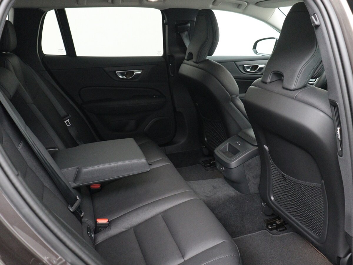 45734638 volvo v60 b4 plus dark 19 lm panoramadak 21