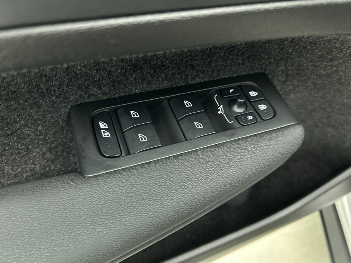 47458918 volvo xc40 2 0 b4 plus dark trekhaak 2000kg trekgewicht adaptieve cru 61