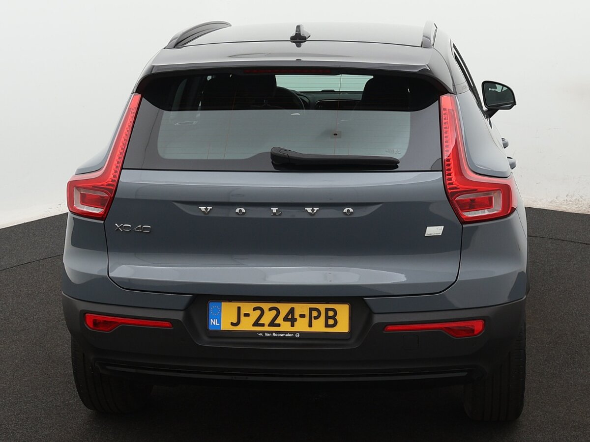 35603828 volvo xc40 1 5 t4 recharge r design expression 59