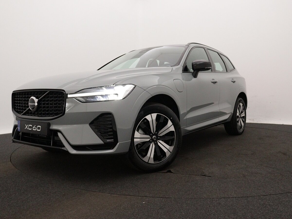 43680818 volvo xc60 2 0 t8 awd plus dark harman kardon 48