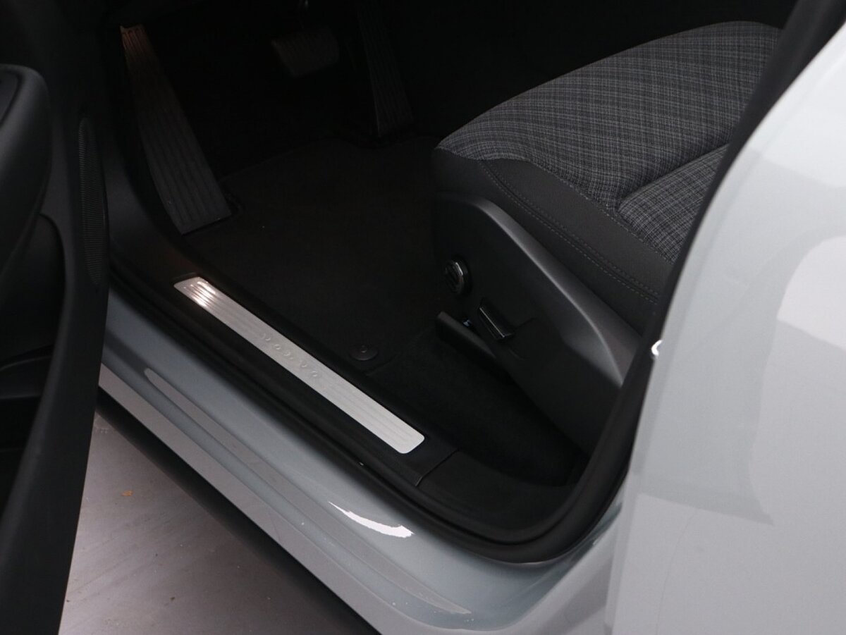 44246649 volvo xc60 2 0 t6 awd essential edition trekhaak panoramadak lage fis dbd3ca