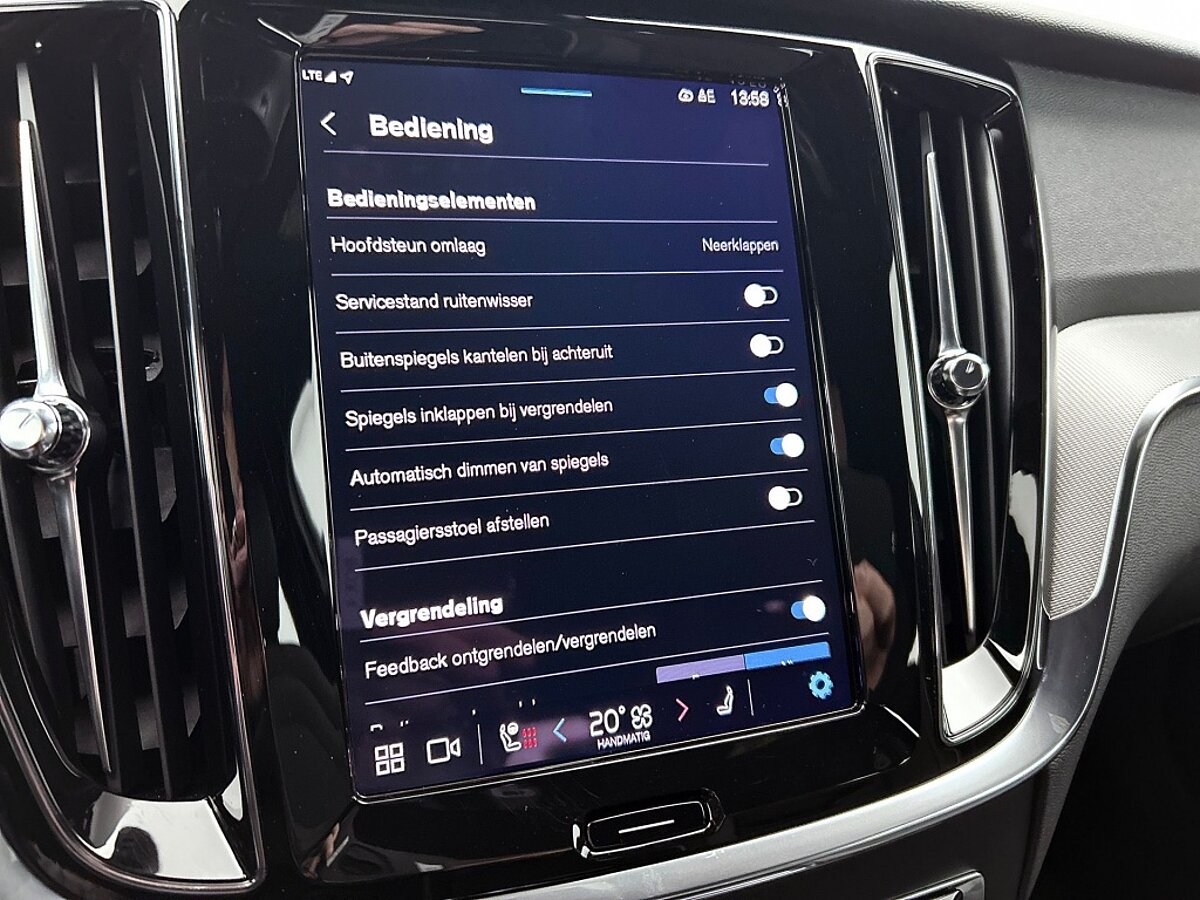 47464303 volvo v60 t6 awd recharge plus dark trekhaak 77