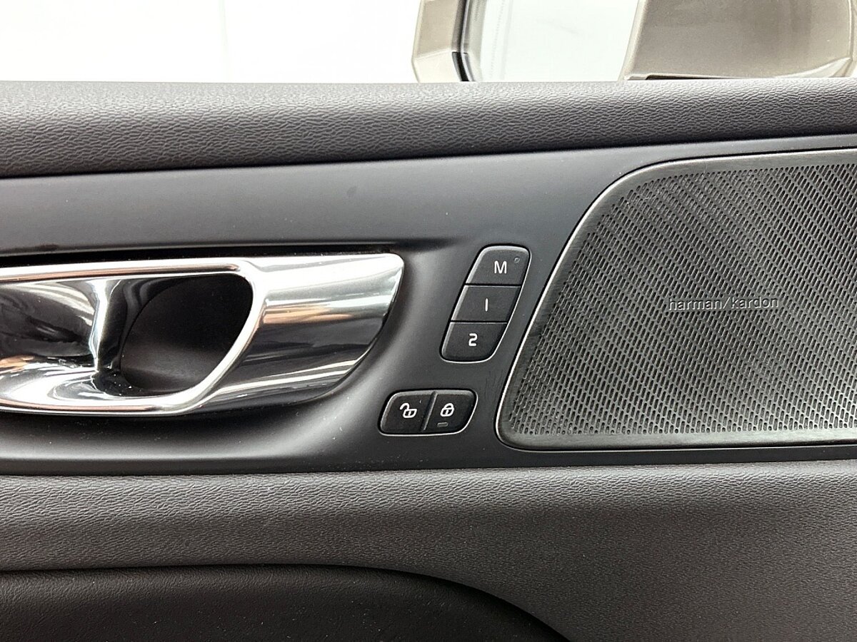 48741197 volvo v60 t6 awd 20 inch pano stoelventilatie 360 styling kit 37