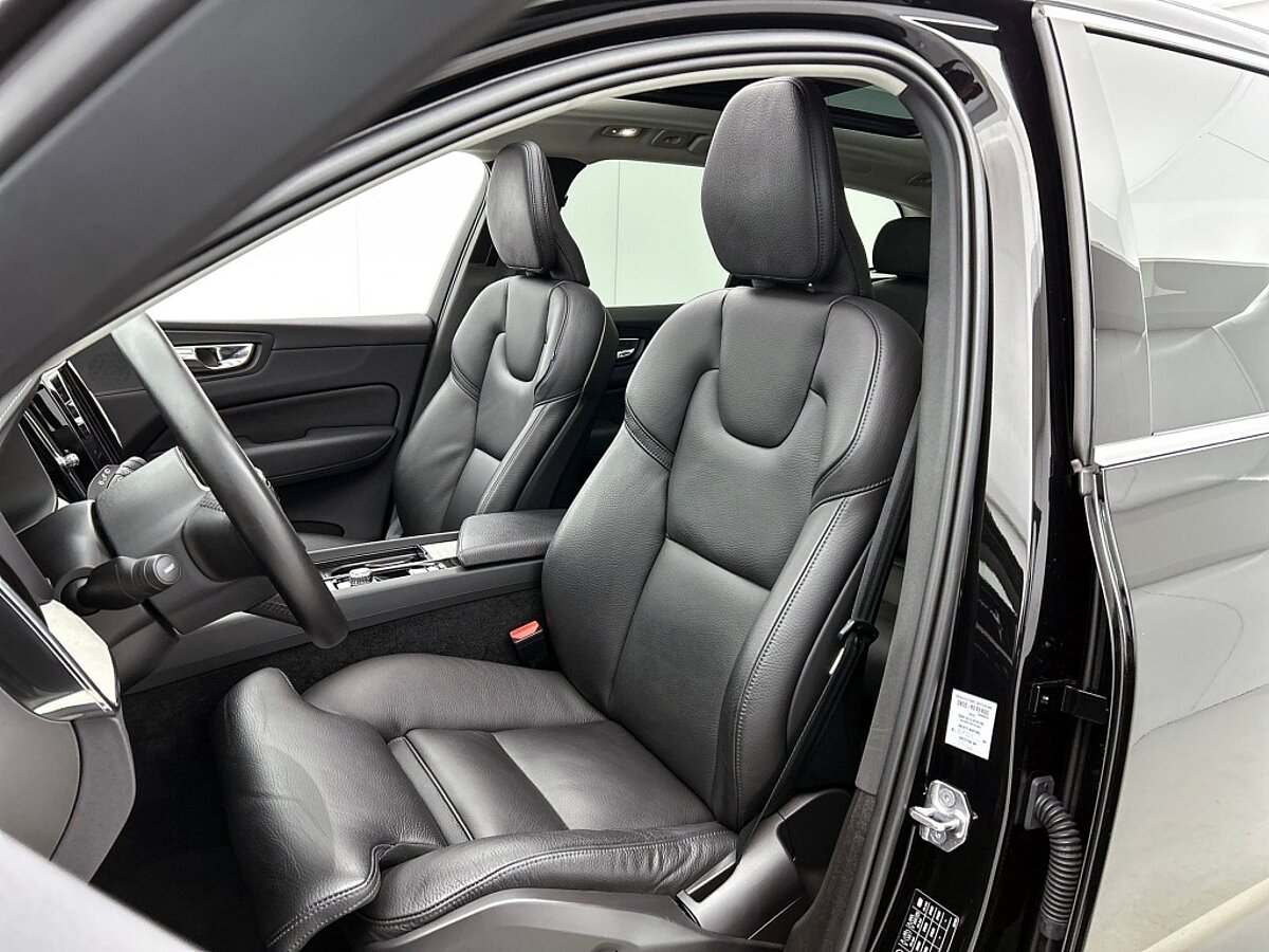 49419930 volvo xc60 t8 bright pano 20 inch long range 360 pilot assist 63