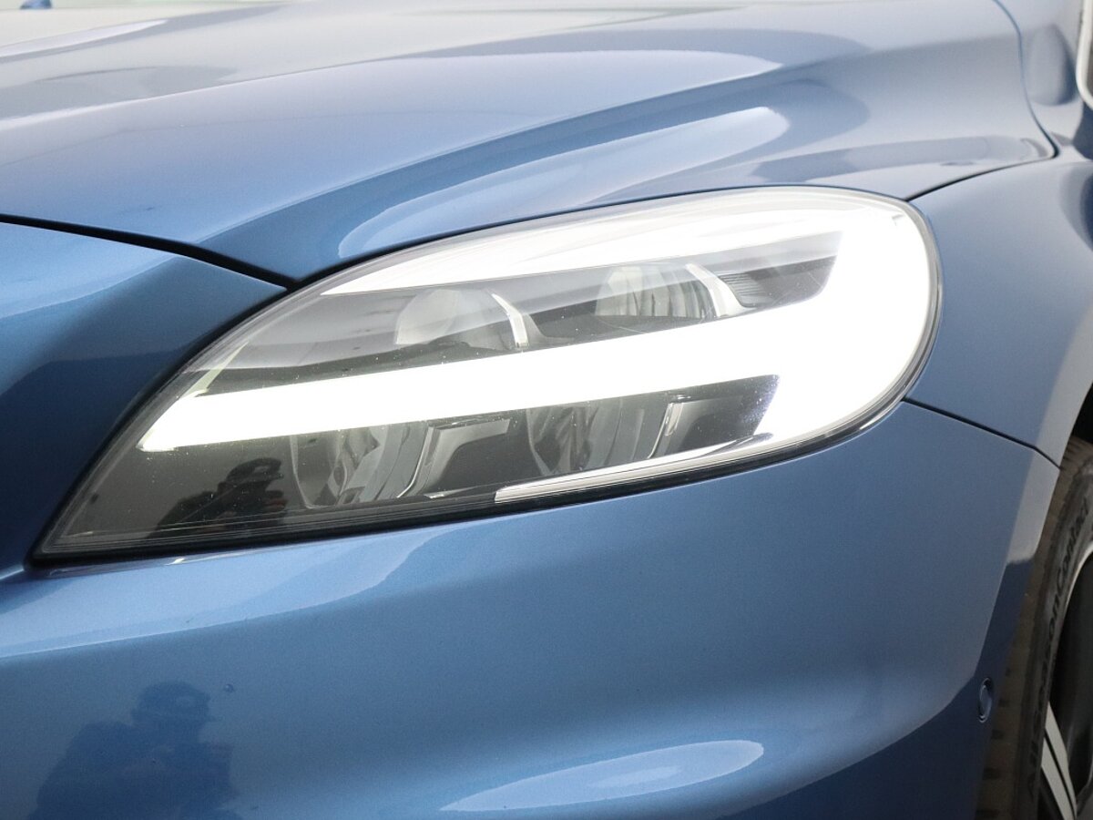 35542103 volvo v40 2 0 t4 business sport panorama dak parkeercamera 96