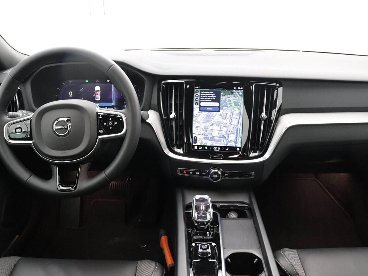 37256560 volvo s60 2 0 b4 plus dark lederen bekleding 360 camera 6 38