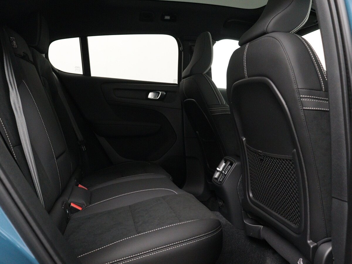 45734610 volvo c40 extended plus 82 kwh adaptive cruise trekhaak getint glas 6