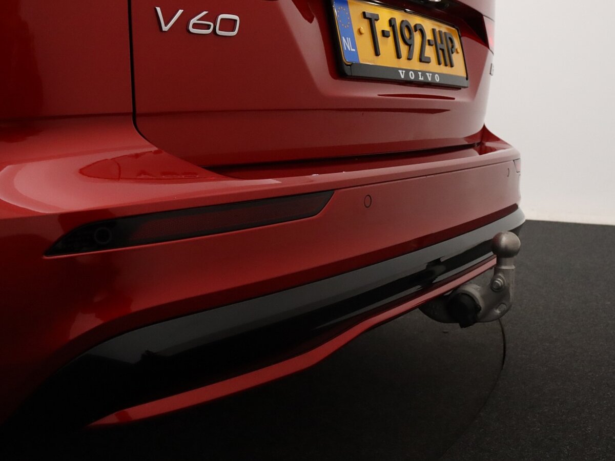 35636972 volvo v60 2 0 b4 plus dark sport interieur 360 camera 6d4abe