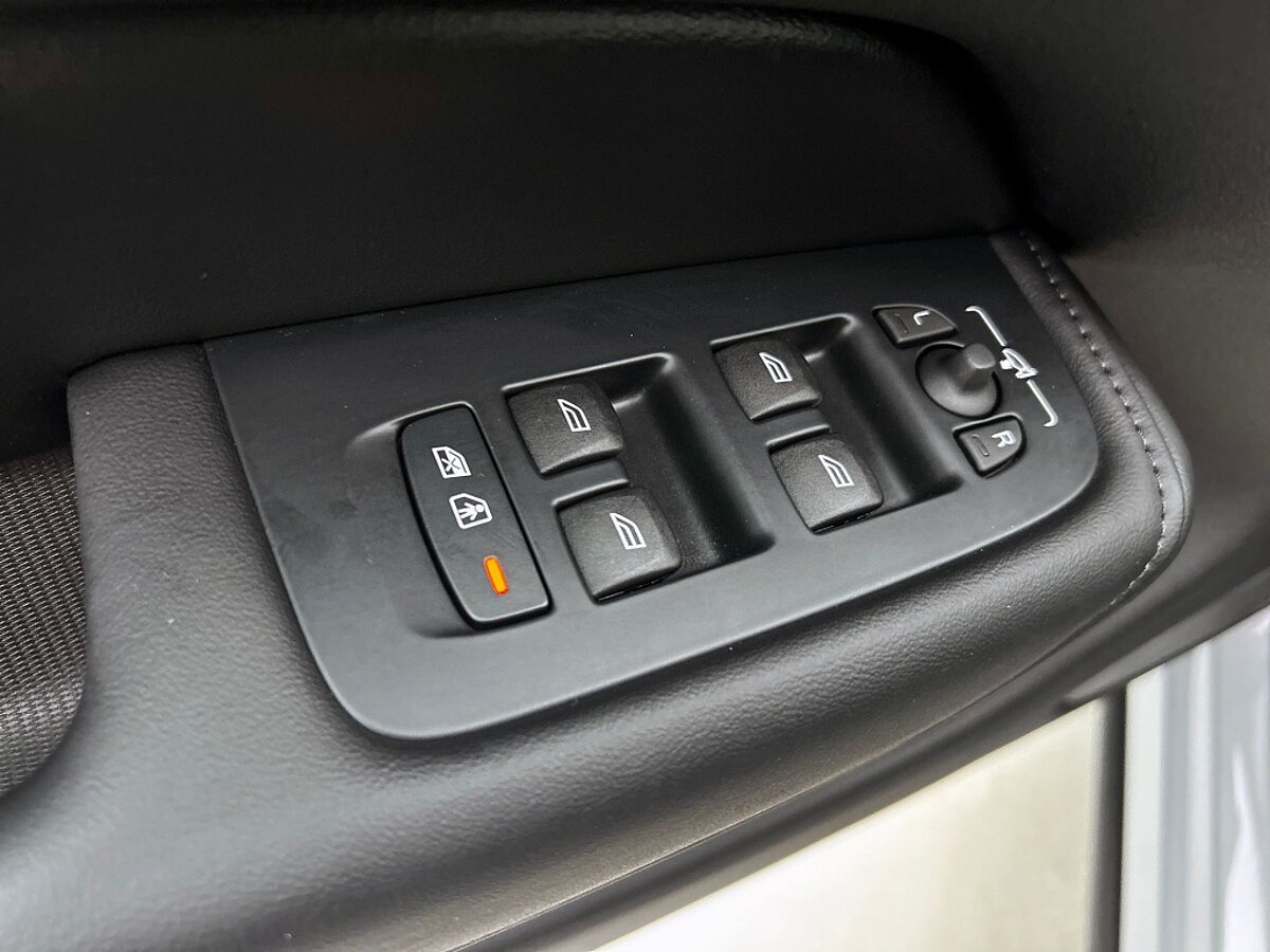 43680818 volvo xc60 2 0 t8 awd plus dark harman kardon panoramadak 3ea949