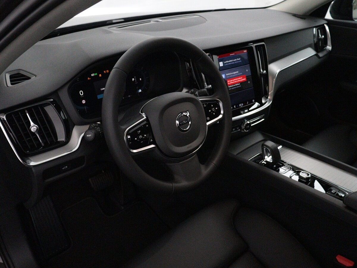 45734638 volvo v60 b4 plus dark 19 lm panoramadak 10