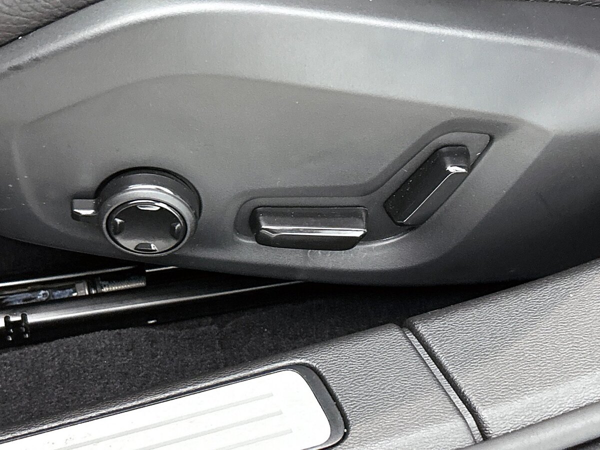 49250153 volvo v60 2 0 t8 awd ultra dark trekhaak panorama dak leder 64