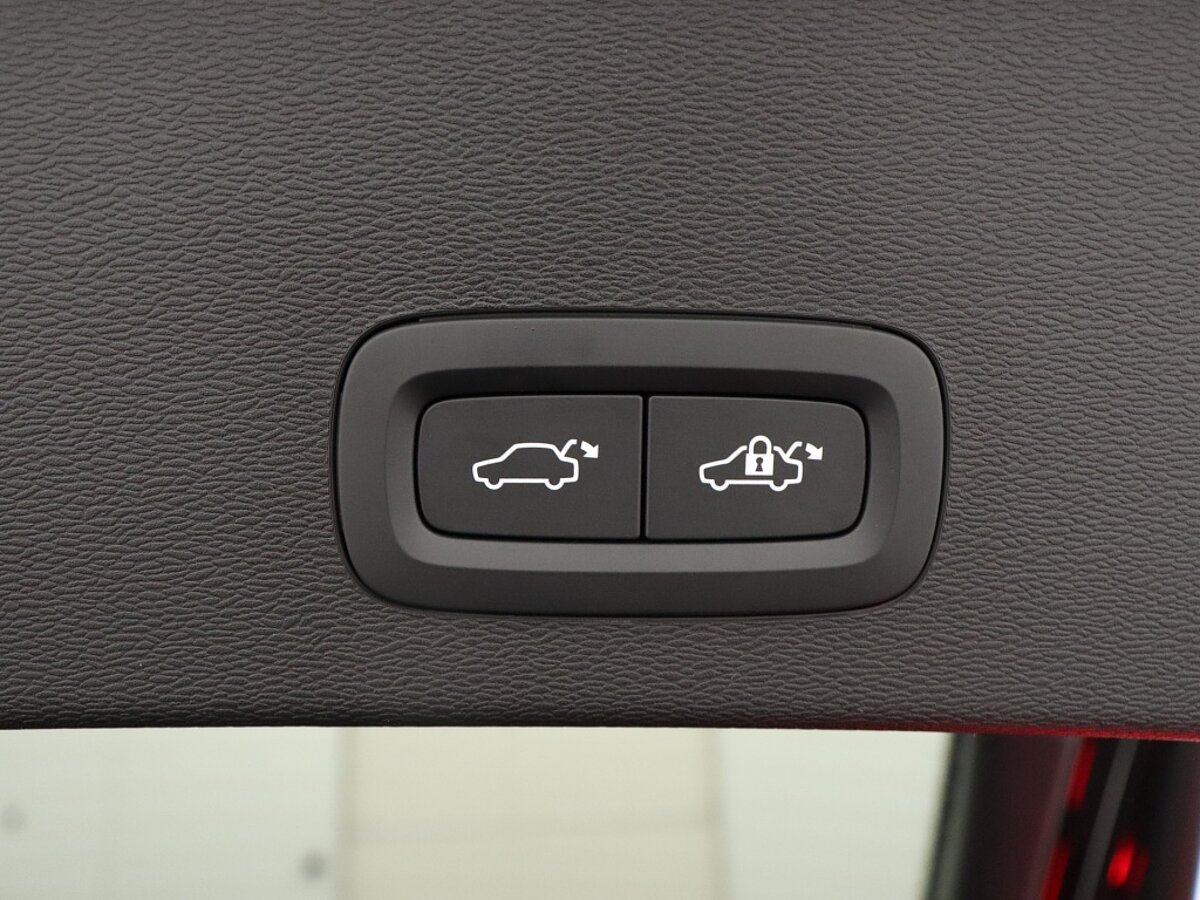 35108872 volvo c40 recharge 231pk plus 75