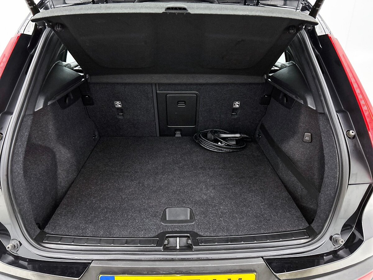 49594695 volvo xc40 1 5 t5 recharge business pro 01