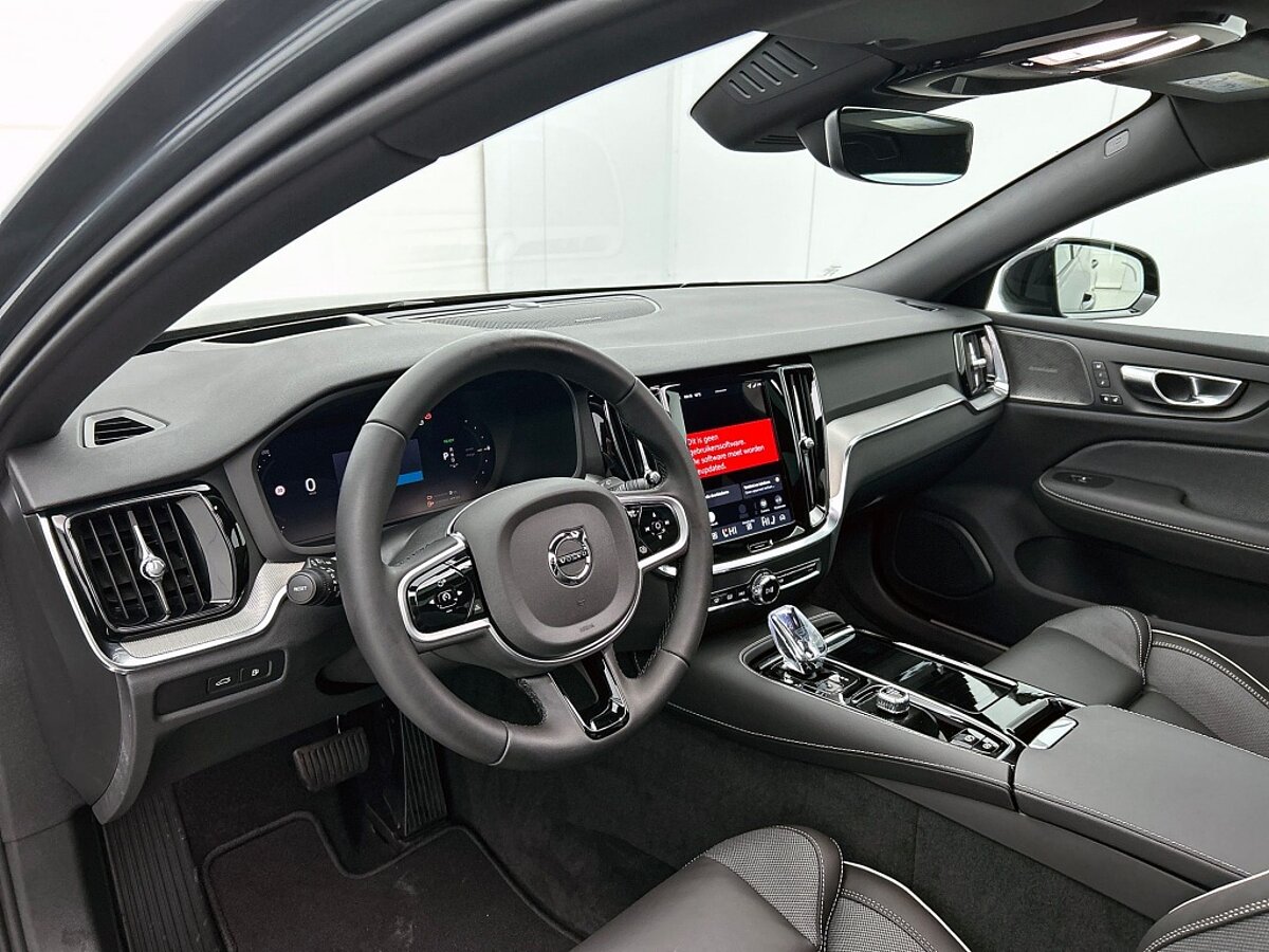 49671201 volvo v60 t6 twin plus dark nieuw actie van 64 480 voor 59985 20