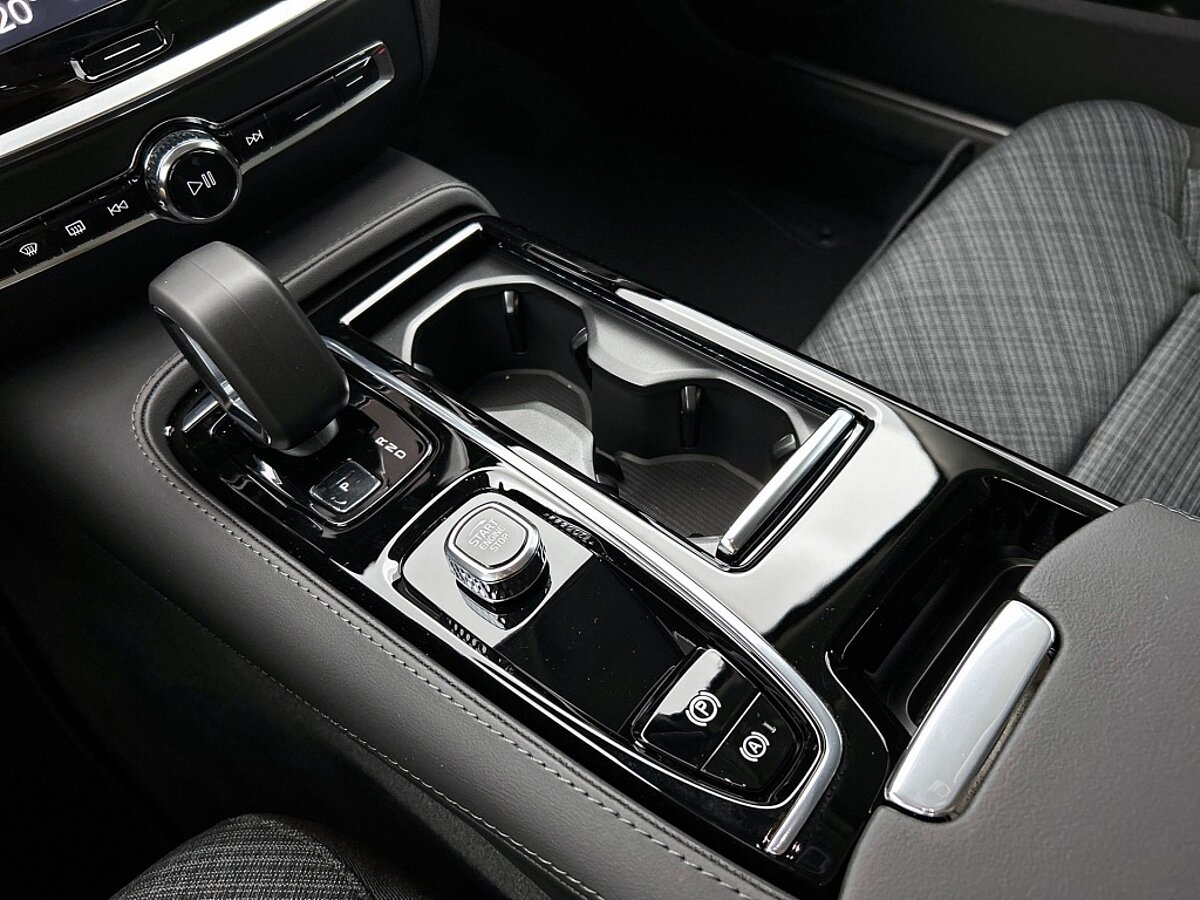 46693500 volvo v60 v60 t6 twin engine awd core business actie van 58 790 voor 5 8