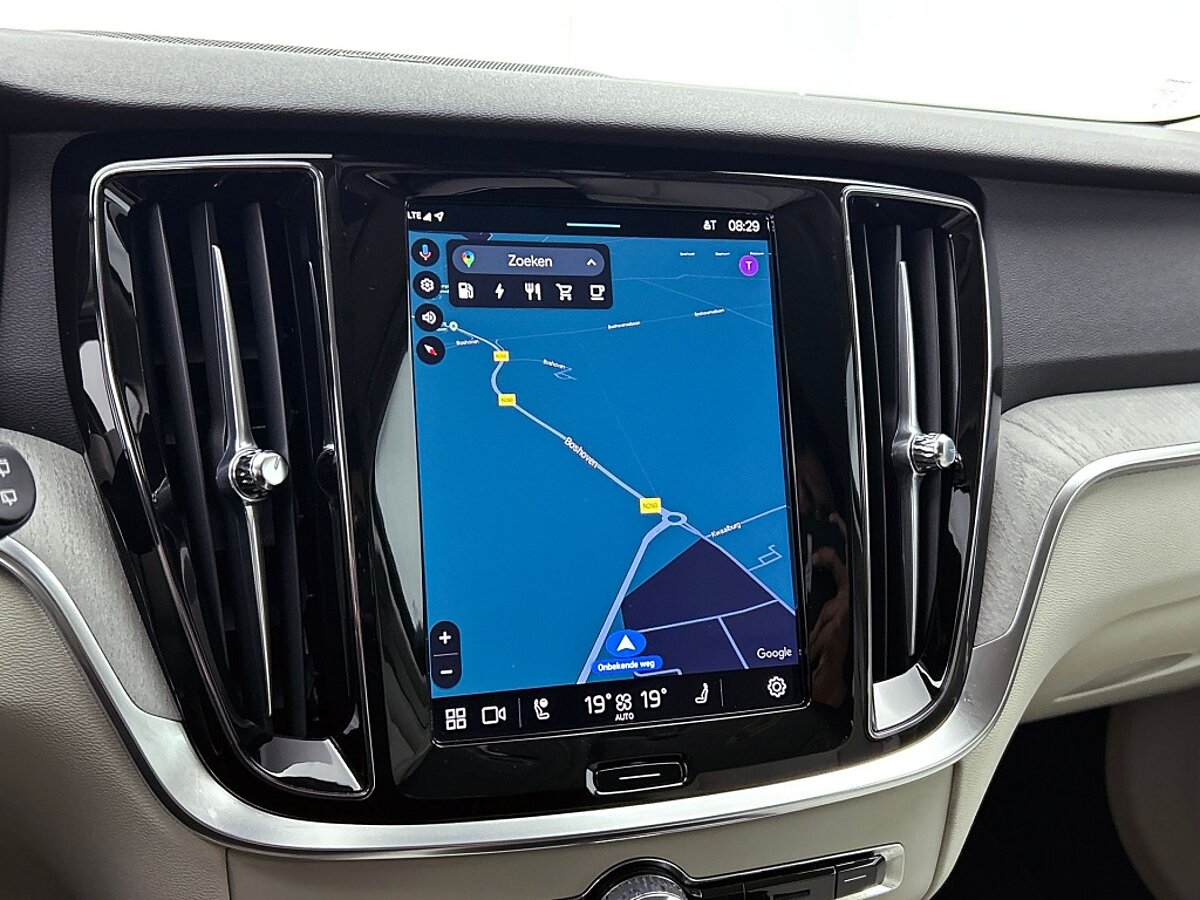 47390118 volvo v60 2 0 t6 awd plus dark trekhaak harman kardon 360 graden cam 8 04