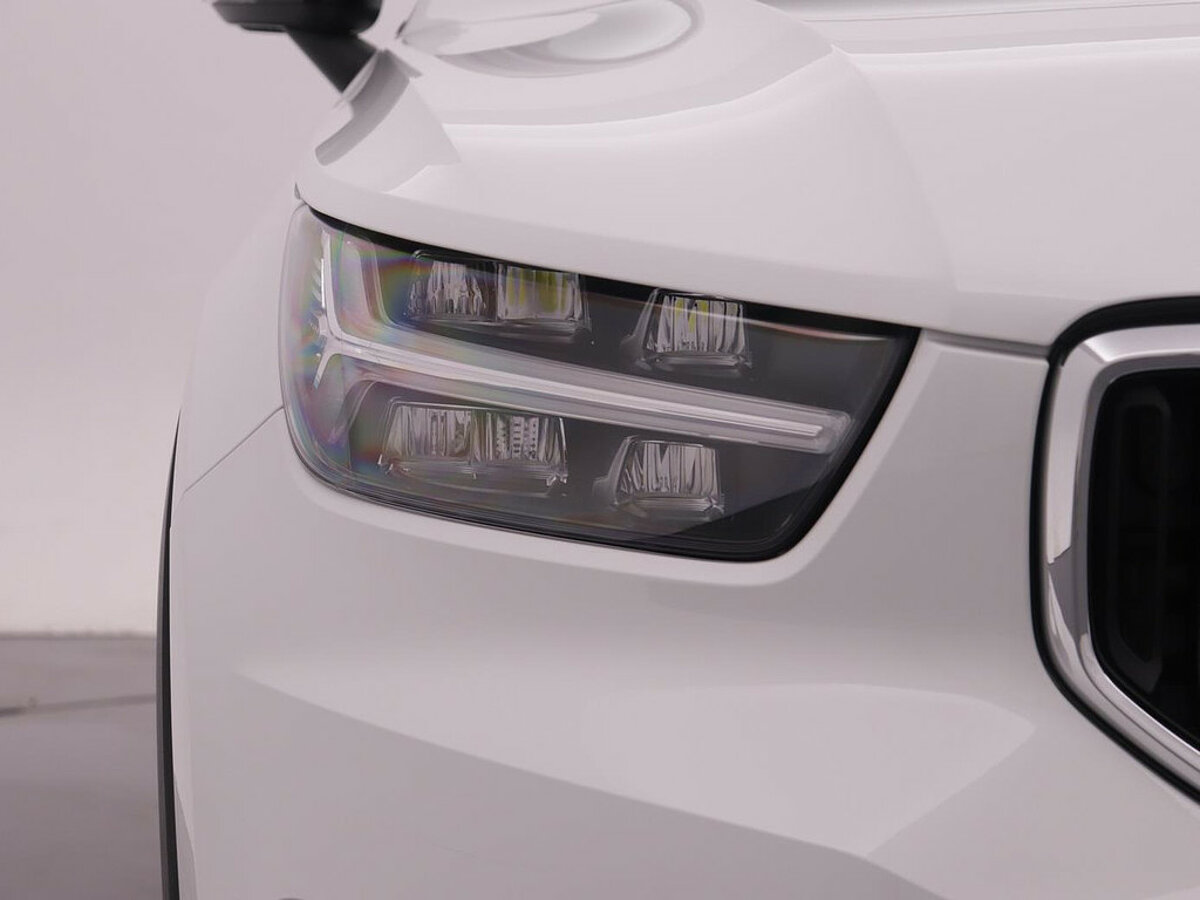 34674506 volvo xc40 1 5 t2 automaat r design look 9 05