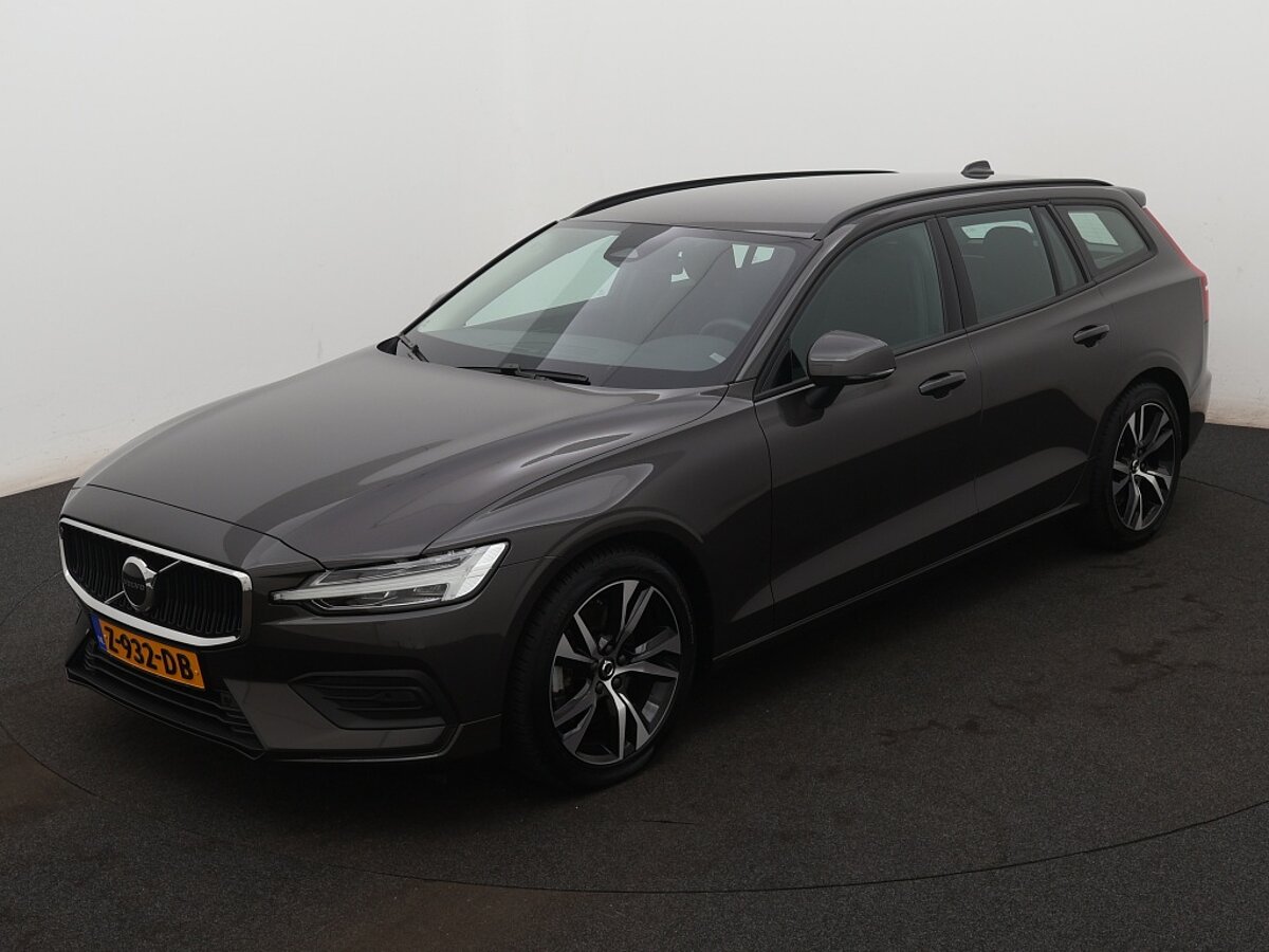 43976401 volvo v60 2 0 b3 essential edition driver assist climate pack trekha 1