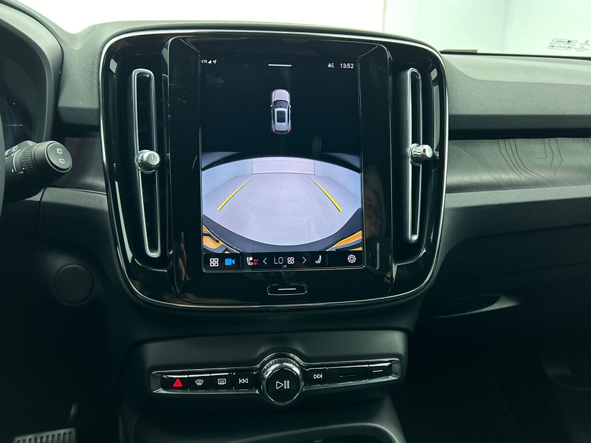 44407024 volvo xc40 recharge plus 70 kwh 92