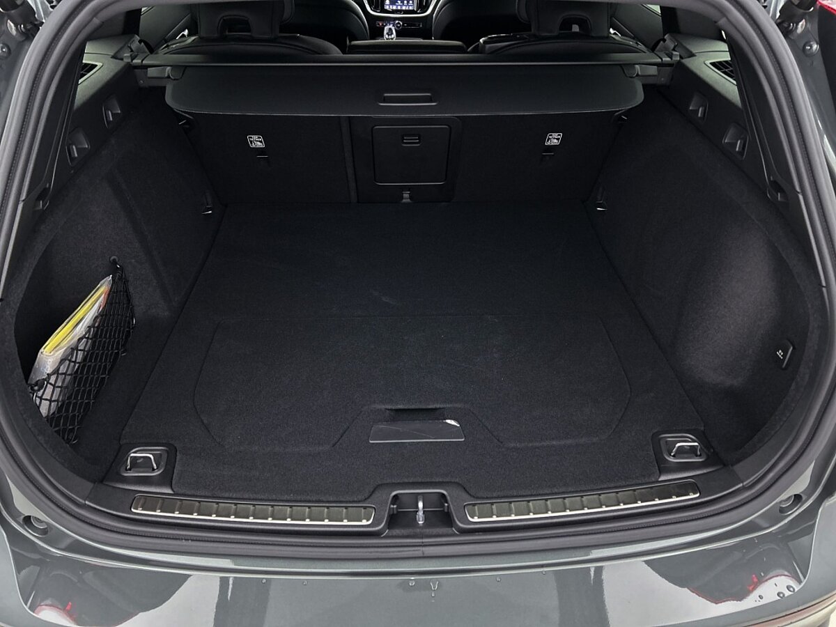 48563053 volvo v60 t6 plus dark panoramadak 19 velgen gentint glas 03