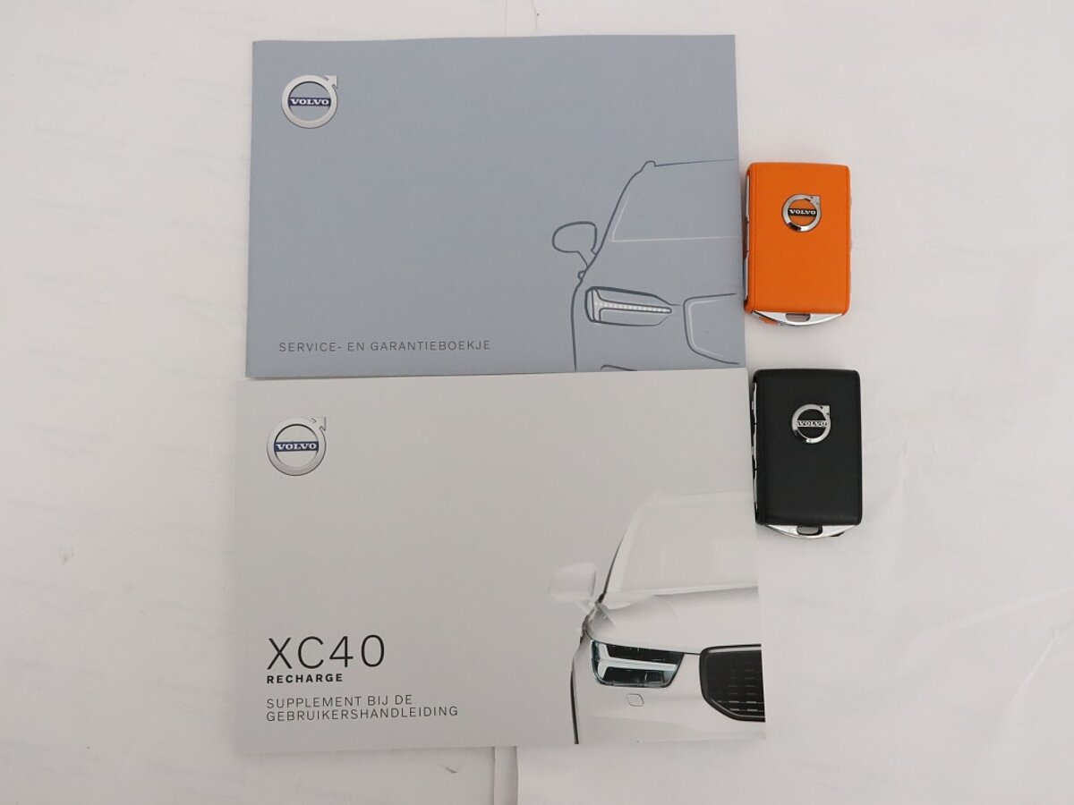 35603828 volvo xc40 1 5 t4 recharge r design expression 74