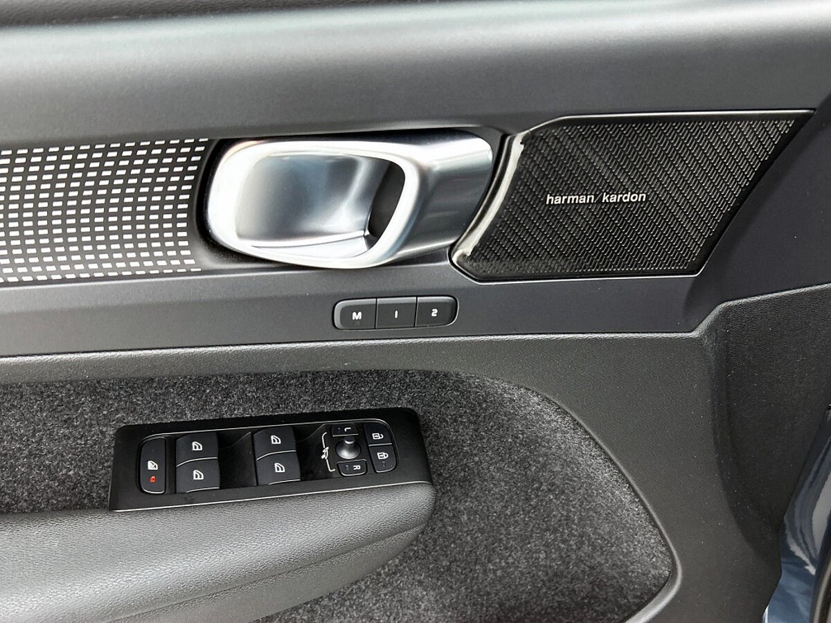 46877628 volvo xc40 1 5 t5 rech r design panorama dak harman kardon 29