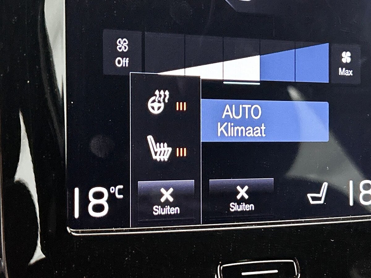 49567384 volvo xc40 2 0 t5 awd r design intro edition 9 01