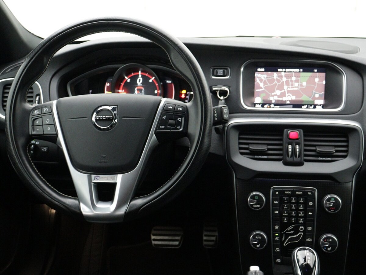44623939 volvo v40 2 0 d3 edition 7 02