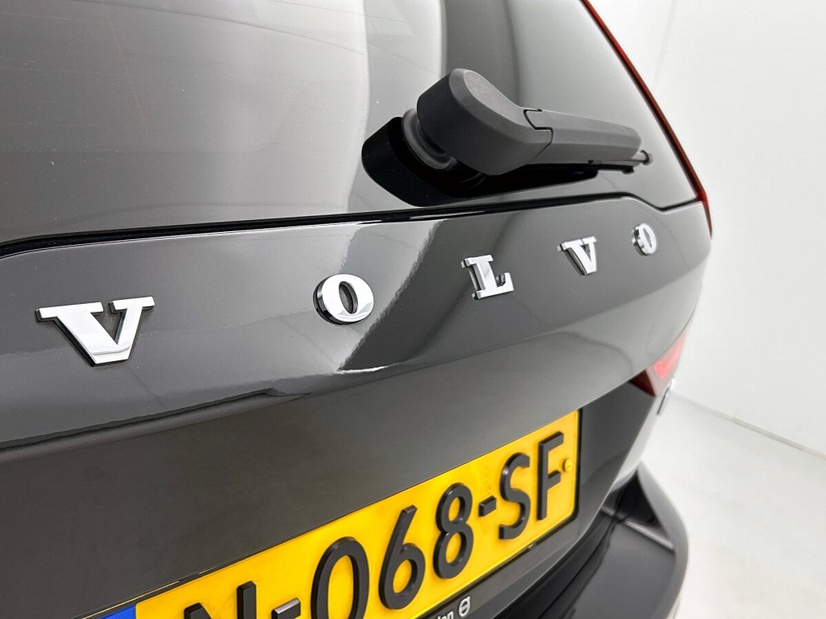 46919499 volvo v60 2 0 b4 momentum business 31