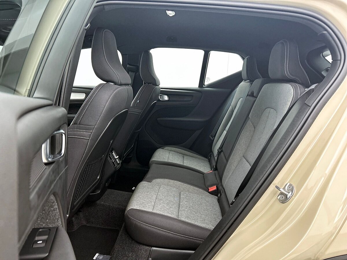 47569062 volvo xc40 2 0 b4 plus dark trekhaak harman kardon 43