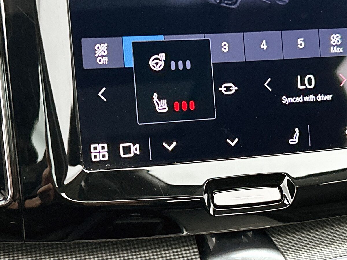 49717398 volvo xc60 2 0 t6 awd plus dark trekhaak 360a camera panoramadak 9 02