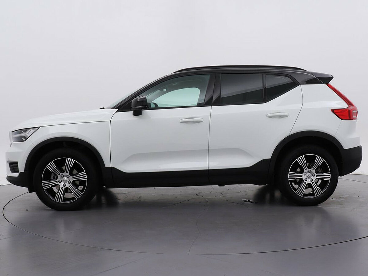 34674506 volvo xc40 1 5 t2 automaat r design look 8 05