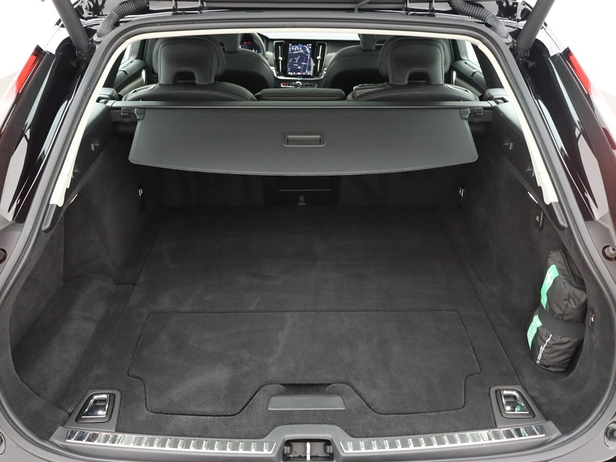 35532920 volvo v90 b5 ultra bright 5d690a