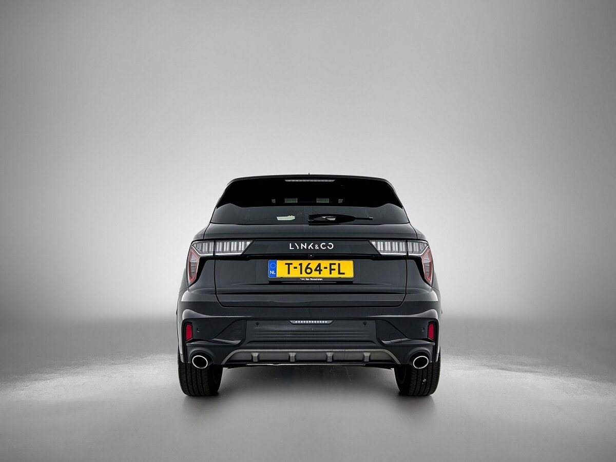 46742268 lynk co 01 1 5 phev black edition 3 01