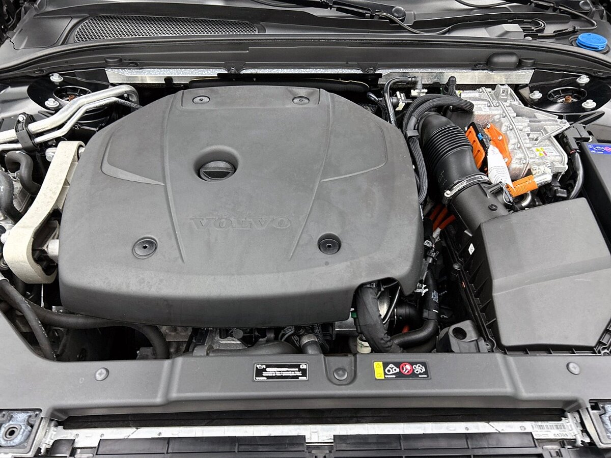 47156578 volvo v60 2 0 t6 r design pano 360 cam pilot assist trekhaak spo c9c8c4