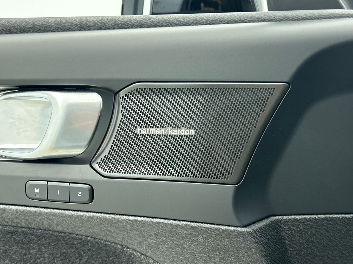 48294878 volvo xc40 2 0 b4 plus dark trekhaak harman kardon 56