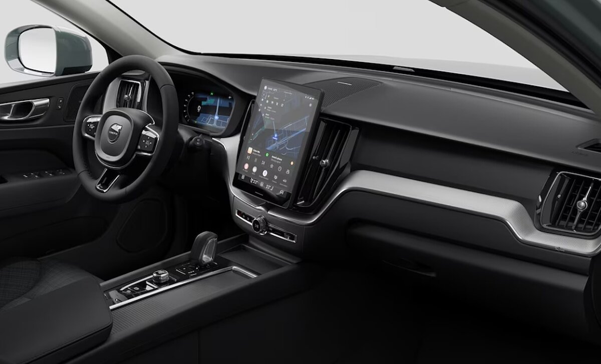 48676994 volvo xc60 core recharge plug in hybrid awd 3