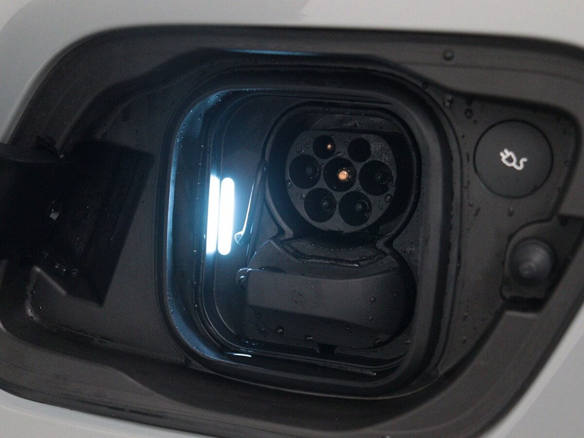 42113141 volvo c40 extended ultra 72