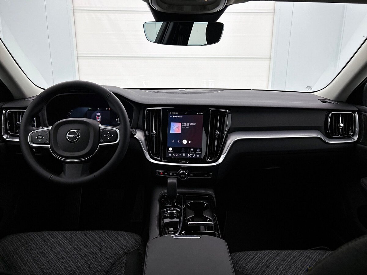 46693500 volvo v60 v60 t6 twin engine awd core business 19 velgen climate 6 06