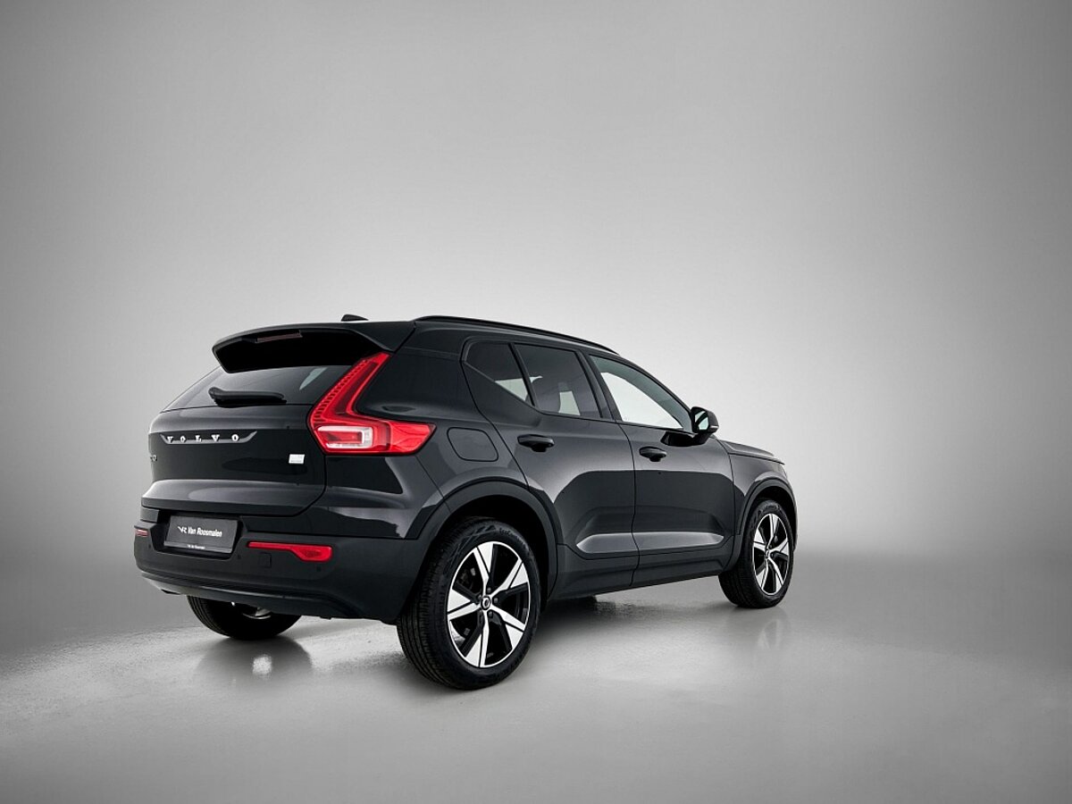 46990970 volvo xc40 1 5 t4 recharge r design 4