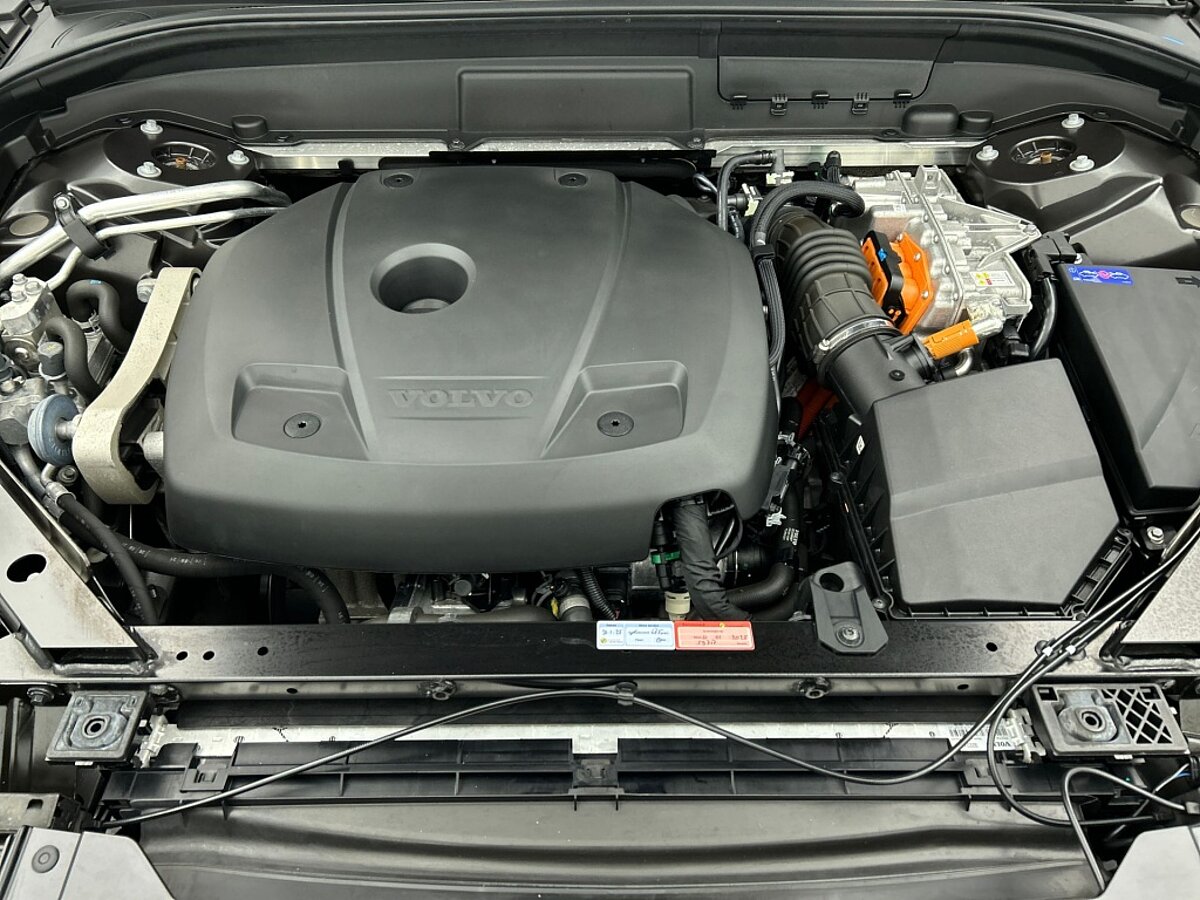 48575818 volvo xc60 2 0 t6 plug in hybrid awd inscription expression 227e1d