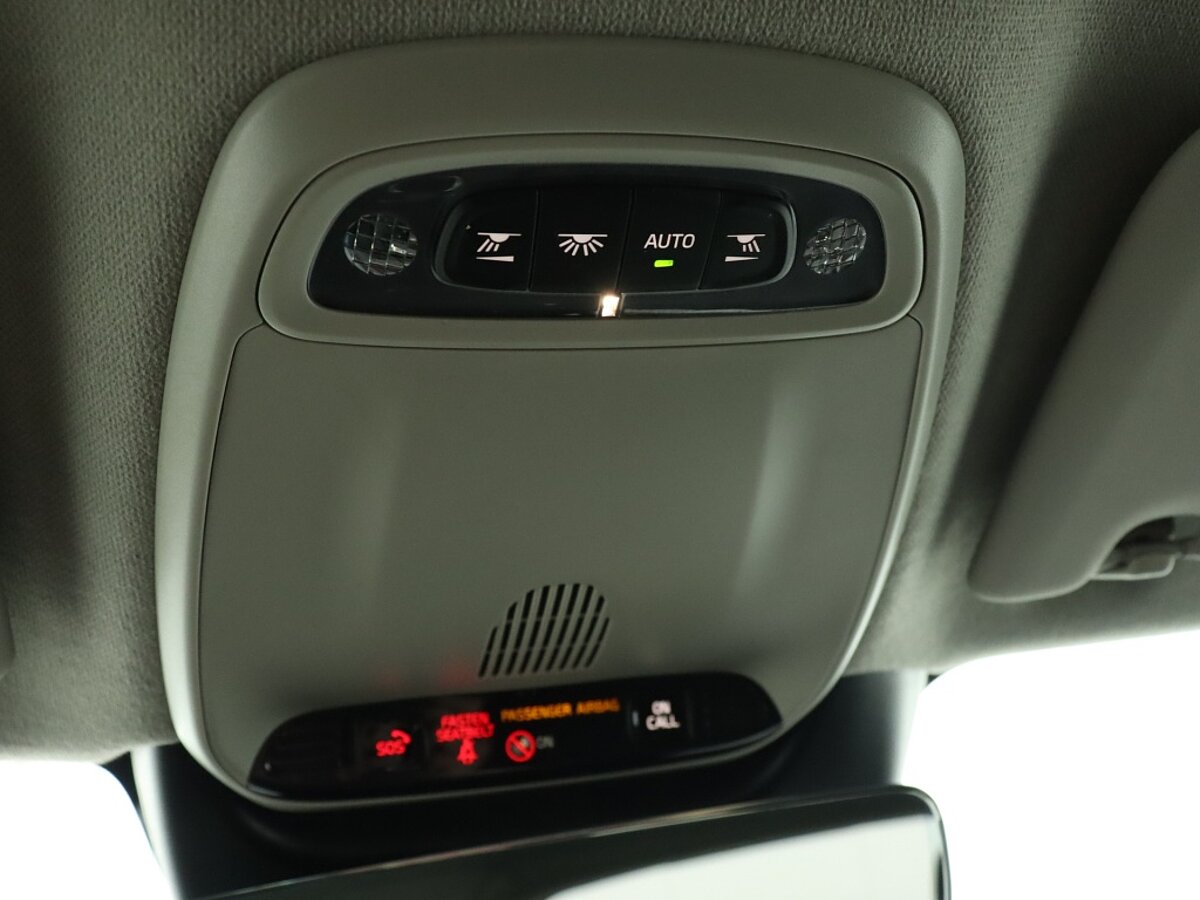 35574398 volvo xc40 1 5 t3 momentum pro 08
