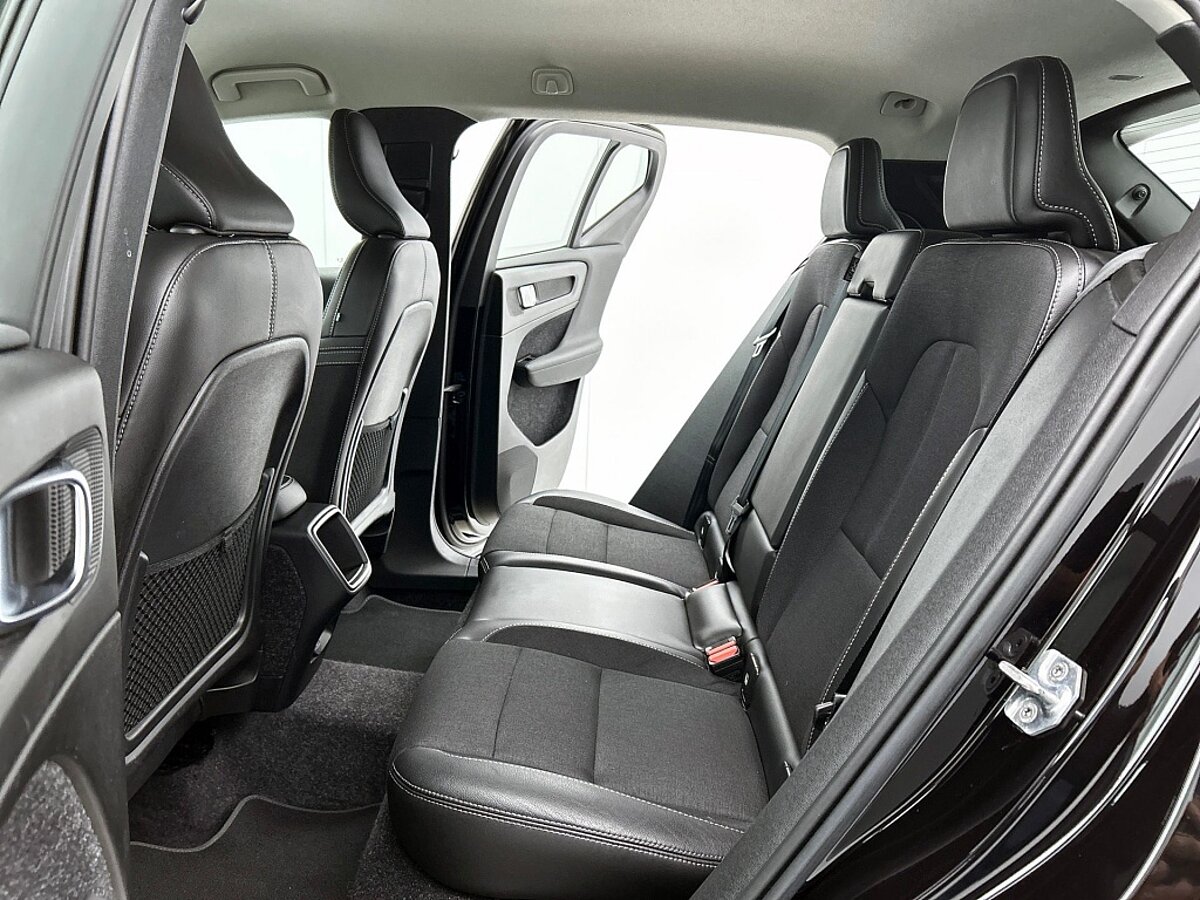 46742333 volvo xc40 1 5 t3 momentum pro 3d4842