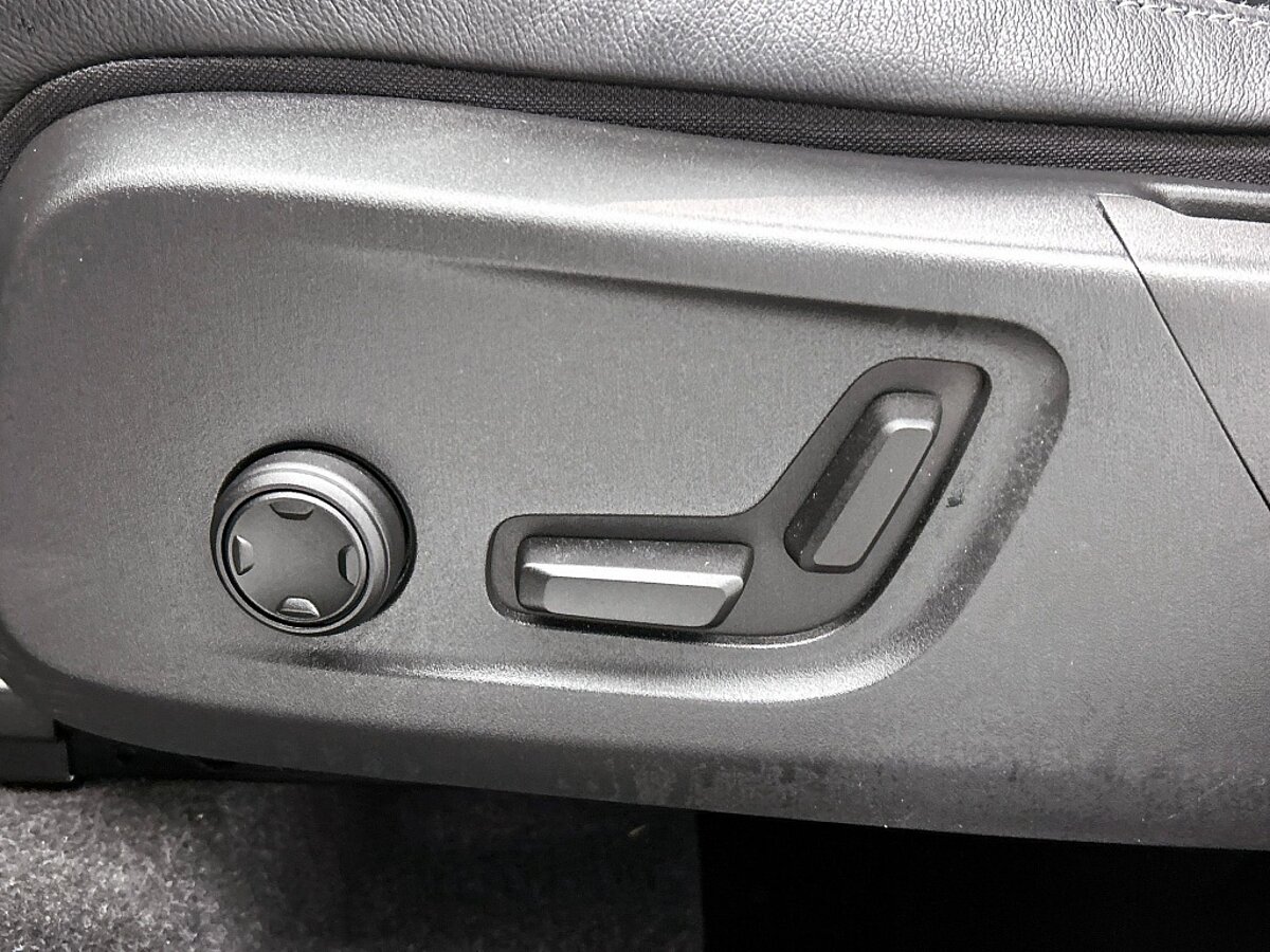 46877628 volvo xc40 1 5 t5 rech r design panorama dak harman kardon 17