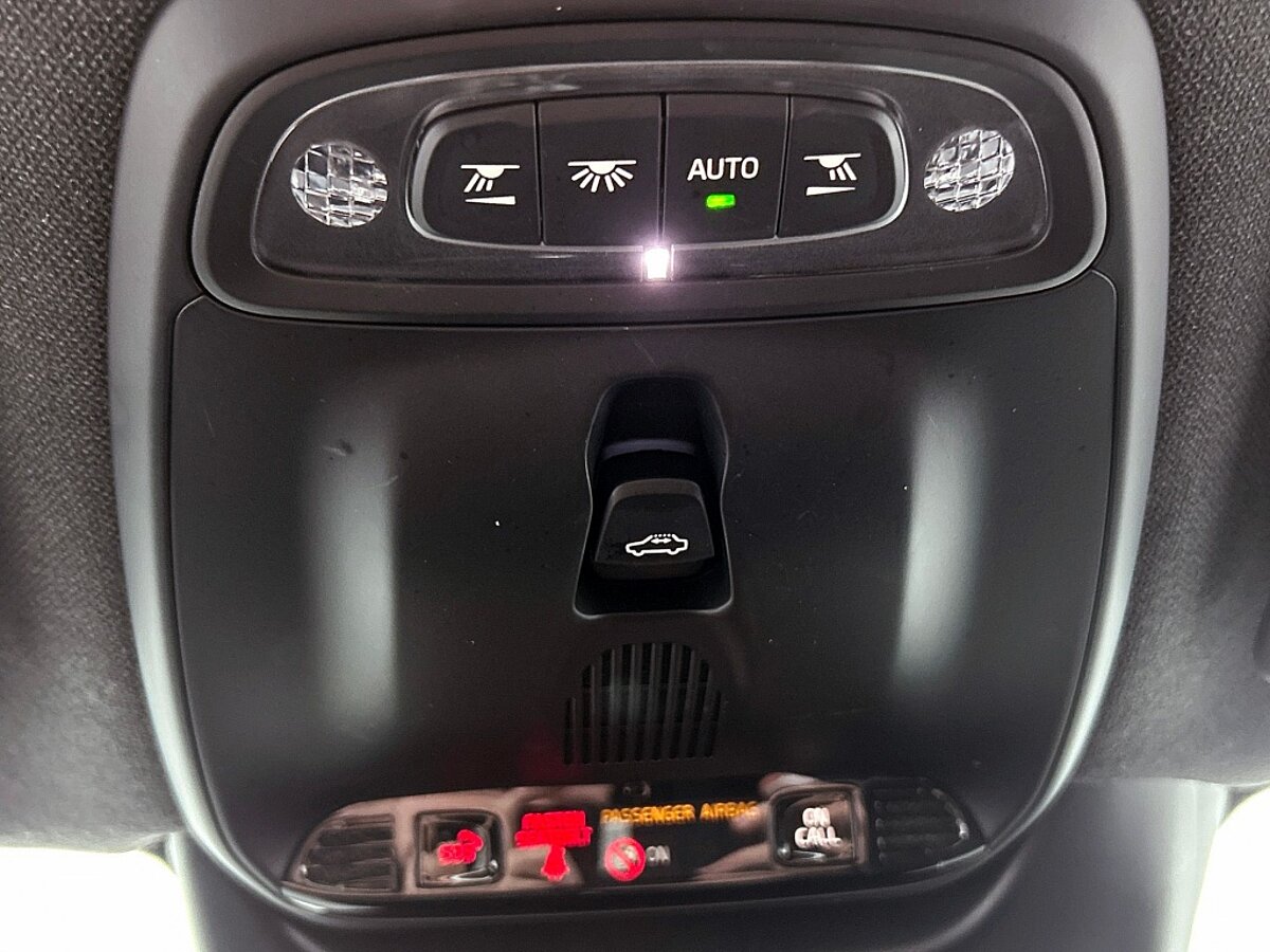 48084423 volvo xc40 1 5 t5 recharge r design 25