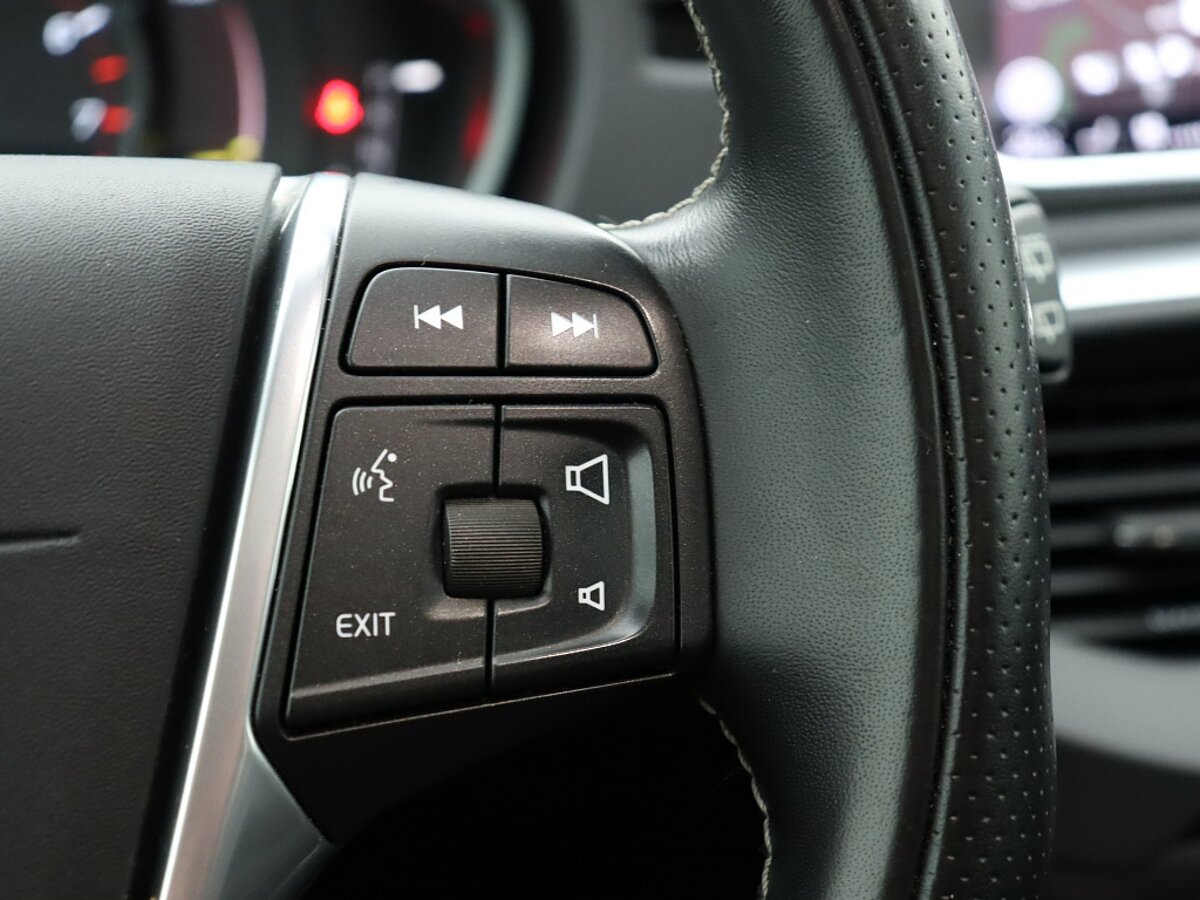 36007830 volvo v40 1 5 t3 polar sport panorama dak navigatie pdc 66
