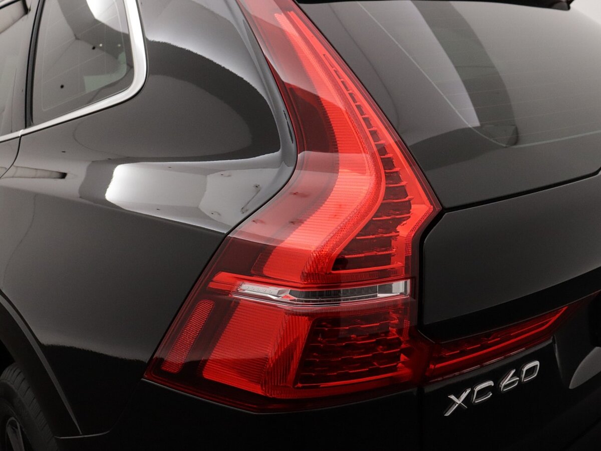 43349984 volvo xc60 2 0 b5 awd momentum pro 84