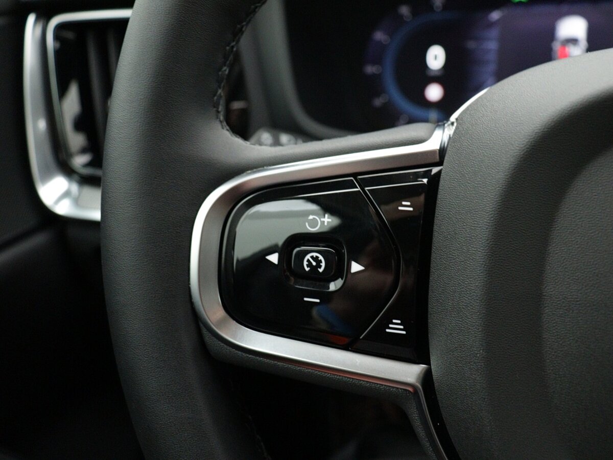 43852732 volvo v60 2 0 b4 plus dark trekhaak panoramadak 94