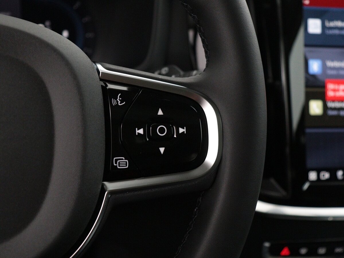 45734638 volvo v60 b4 plus dark 19 lm panoramadak 18