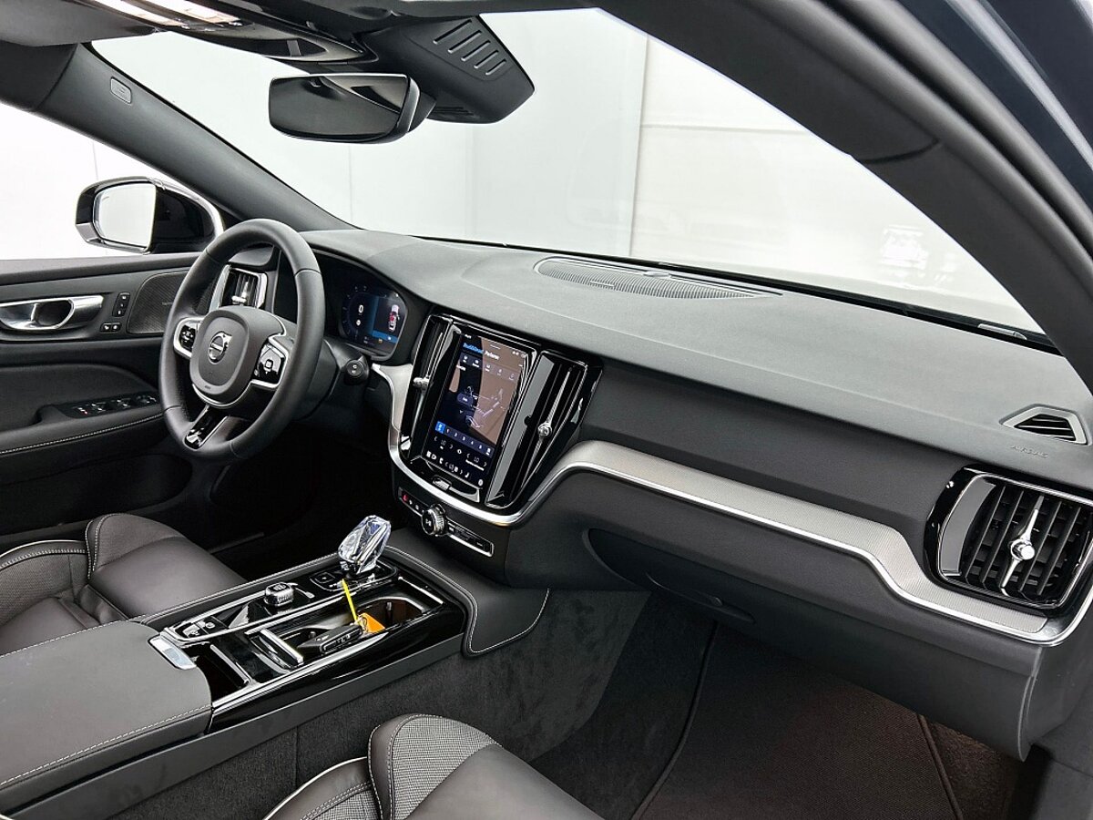 47513318 volvo v60 2 0 t6 awd plus dark trekhaak 360a camera harman kardon 21